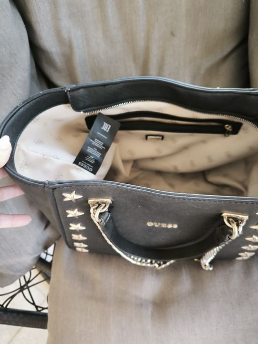 Mala Guess em bom estado