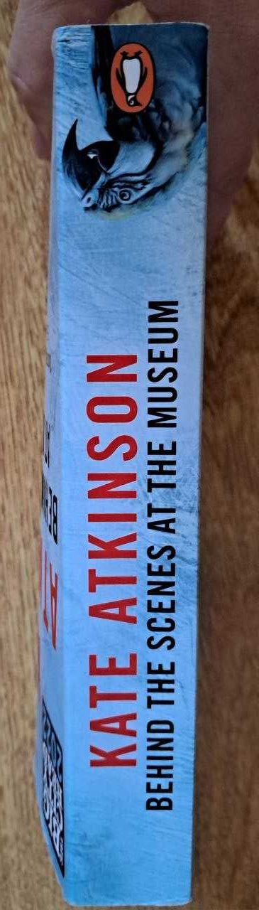 Продам книгу Kate Atkinson "Behind the Scenes at the Museum"