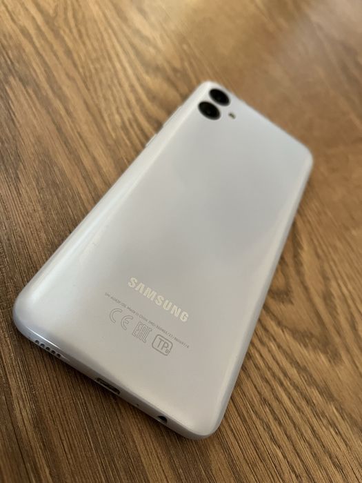 Продам Samsung A04e 3/64 гб