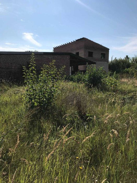 Приміщення пілорами з обладнанням 50 сот.землі.