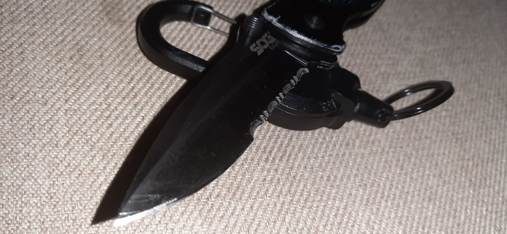 Nóz ratowniczy SOG Escape black