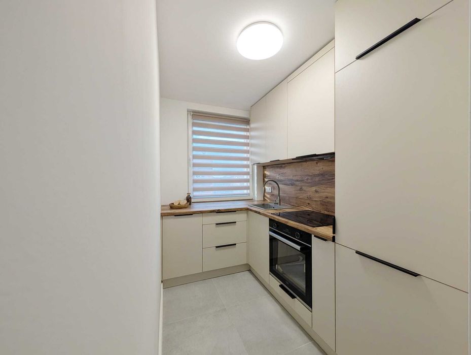 3 pokoje + osobna kuchnia + balkon / CO miejskie / niski czynsz