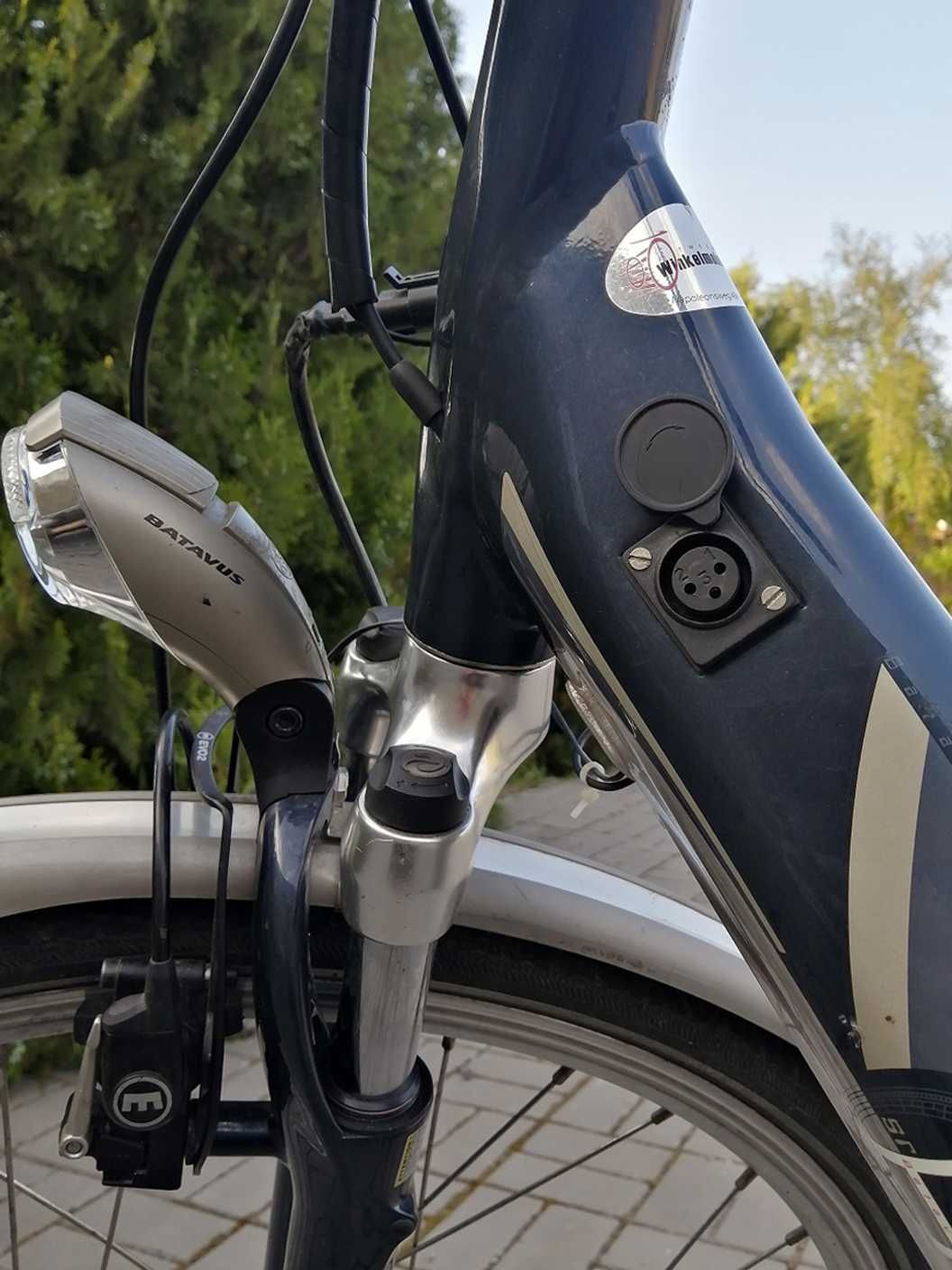 Електровелосипед з системою асистентування педалей