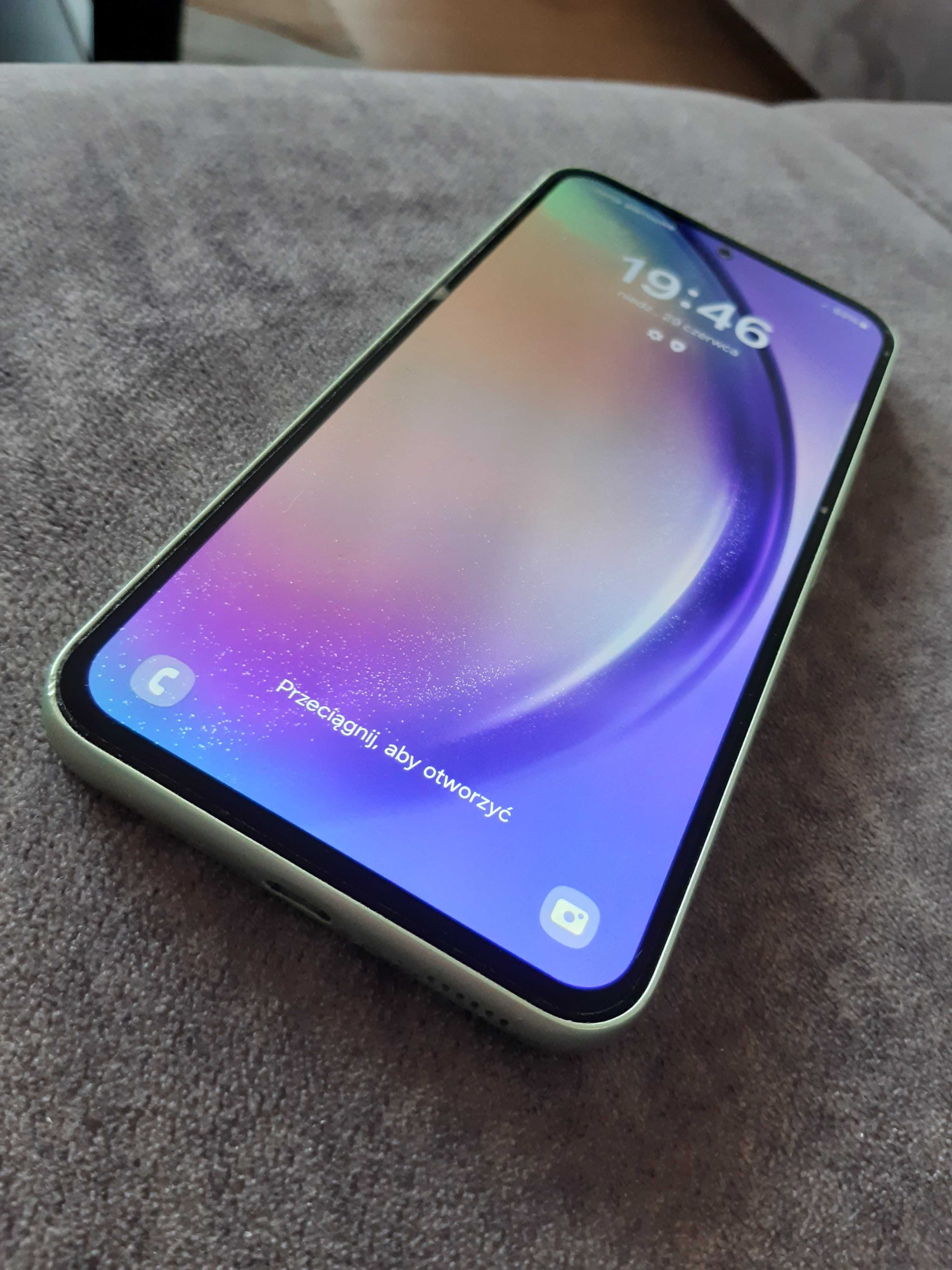 Samsung A54 5G + dedykowane etuii Samsung Smart View