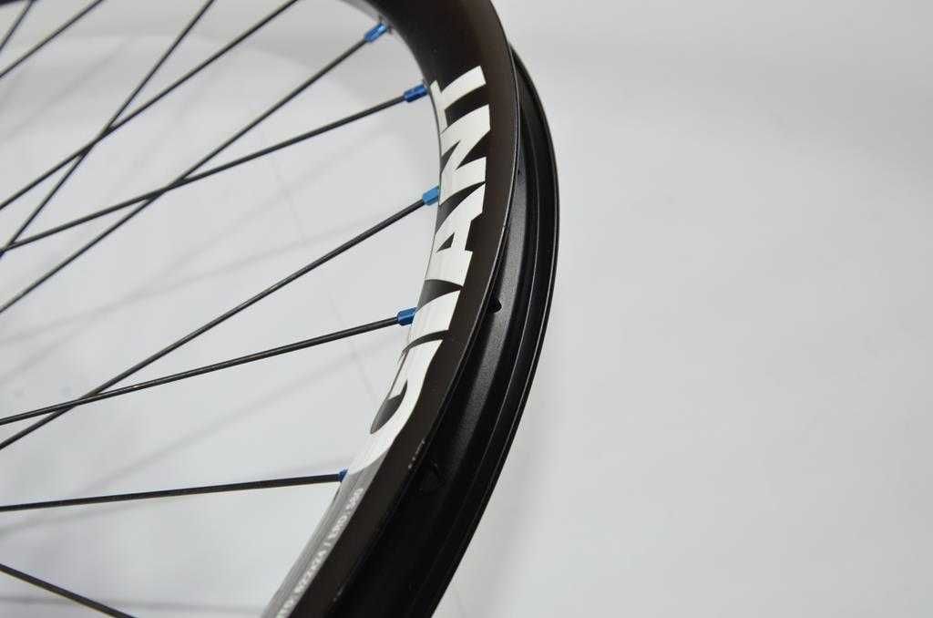 Koło przednie 29" GIANT Asymmetric sztywna oś 15 x 100 622 x 24 922 g