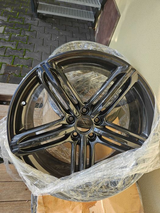 Alufelgi koła Audi Q5 8R 20 5x112 CZARNE s-line Opony zimowe 255/45/20