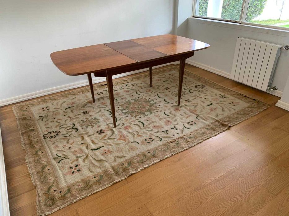 Carpete de Arraiolos, genuína, com 300 cm por 200 cm