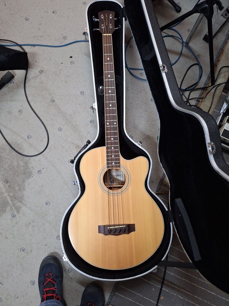 Gitara basowa Kohler