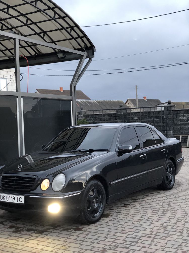 Продам Mercedes 320