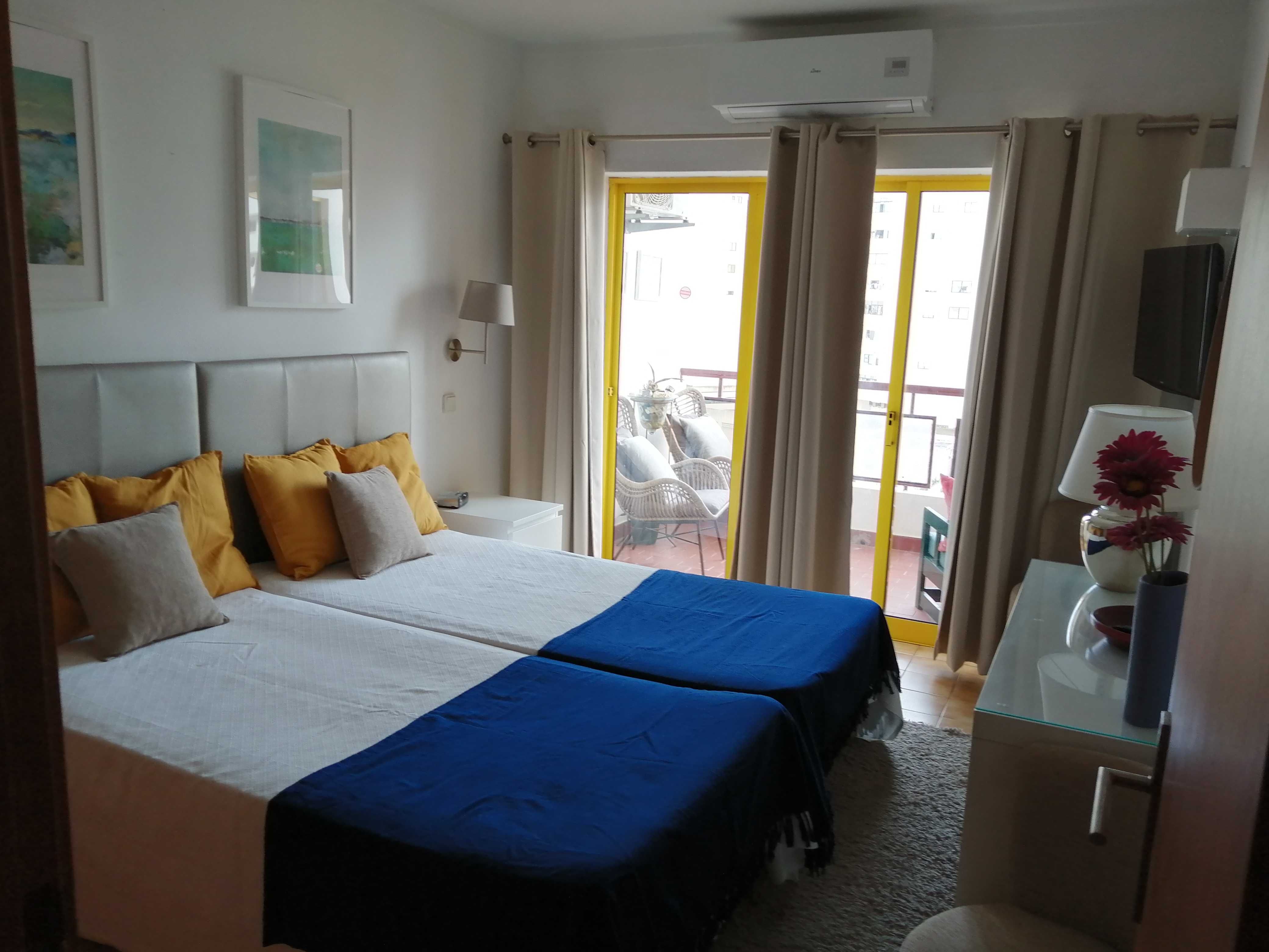 Apartamento com A/C a 200 m da Praia da Rocha