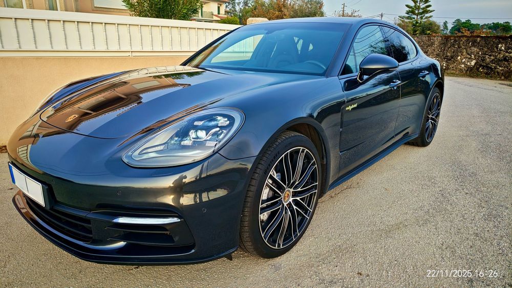Porsche Panamera 4 E-Hybrid