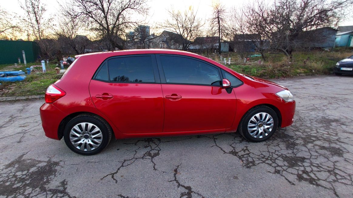 Toyota Auris 1.6MT