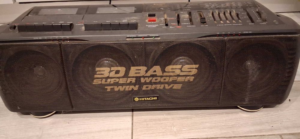 Radiomagnetofon hitachi