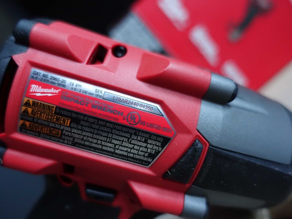 Milwaukee M18™ FUEL™ Klucz udarowy 3/8˝815Nm FMTIW2F38/2960-20 (USA)