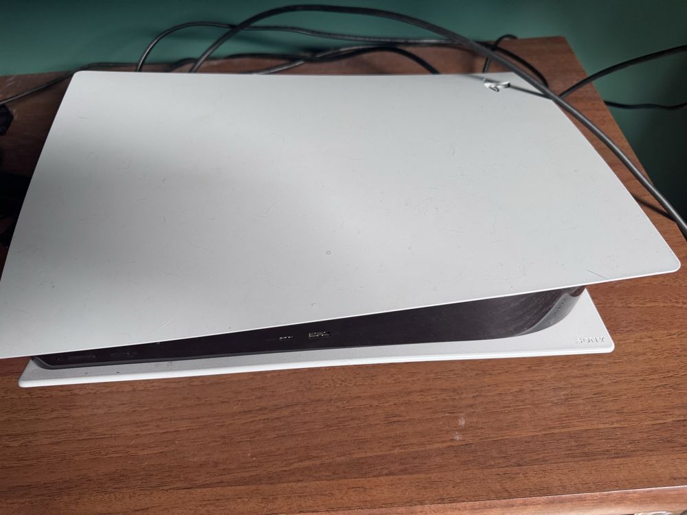 PlayStation 5 z napędem – sprawna, kompletna, okazja!