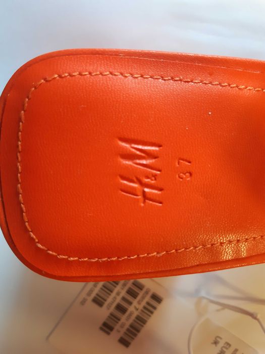 Босоніжки на зручному підборі з тонкими перемичками від h&m