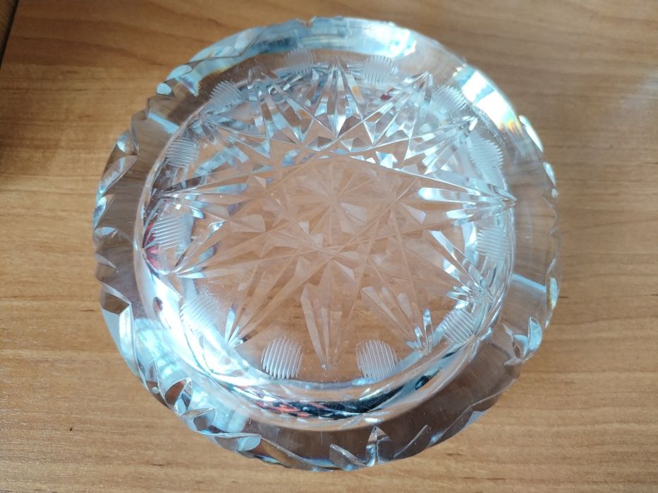 Popielniczka kryształowa z PRL, ciężka i masywna