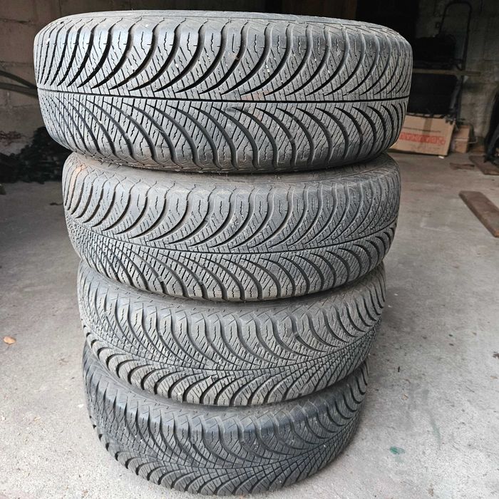 Koła wielosezonowe Yaris Corolla 4x100 165/70R14 81T GoodYear VECTOR4