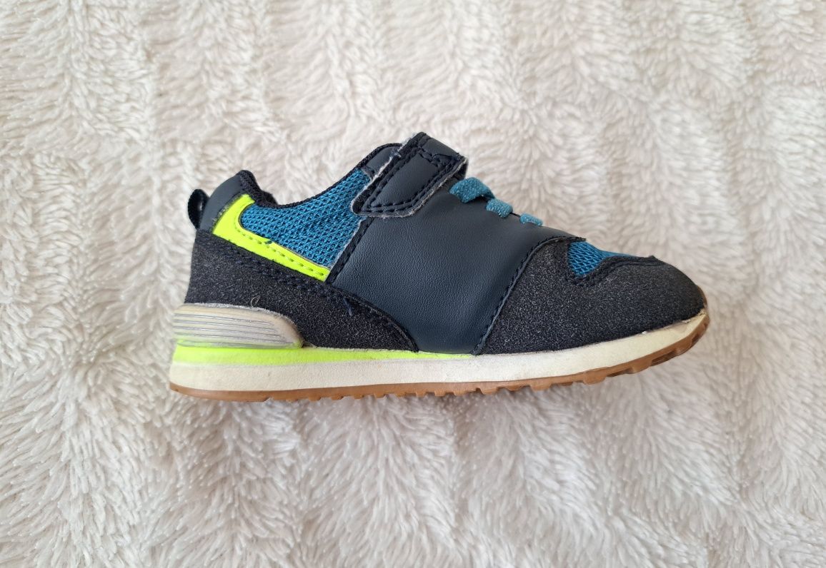 Buty sportowe dla chłopca rozmiar 23