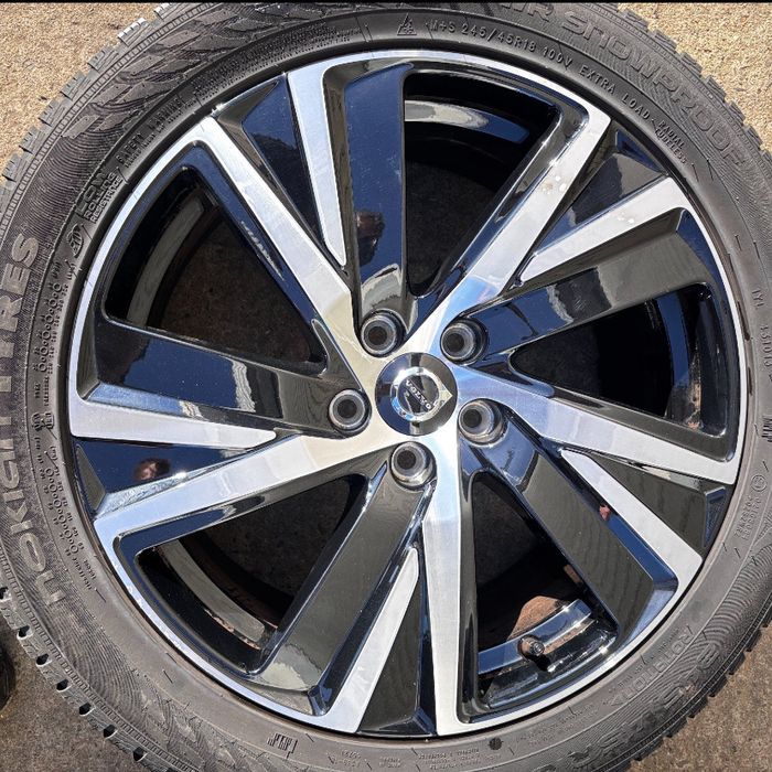 Koła 18 felgi Volvo S90 V90 5x108 opony zimowe Nokian 4x 245/45R18