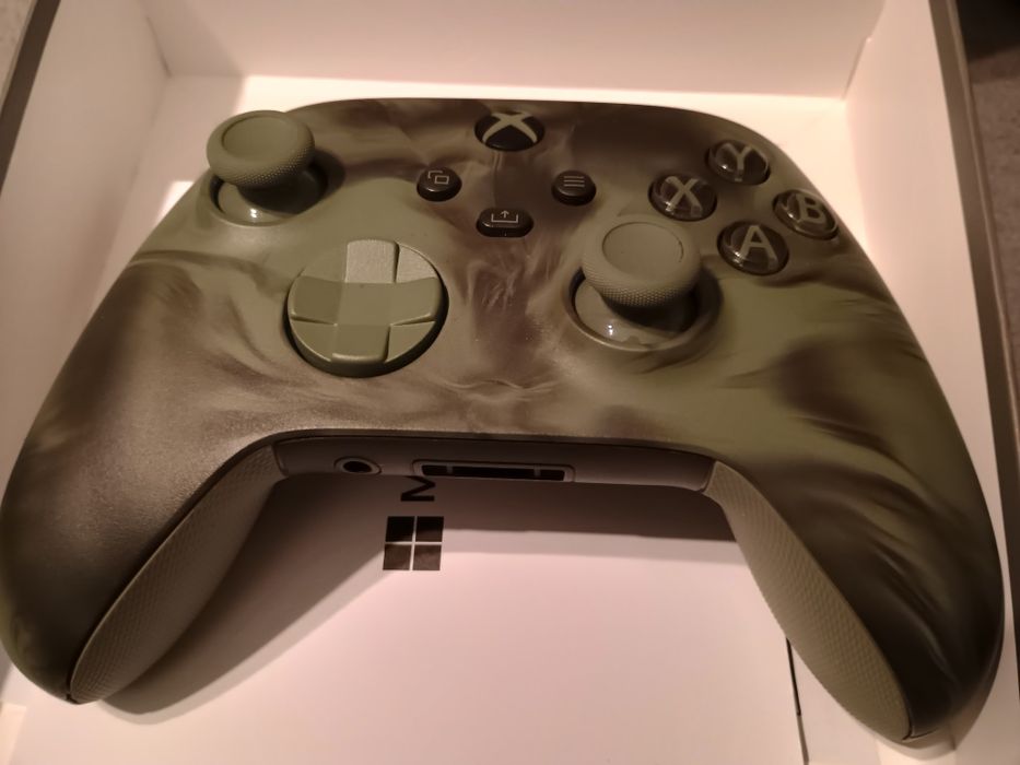 Pad Xbox Series/One/PC Nocturnal Vapor Na gwarancji