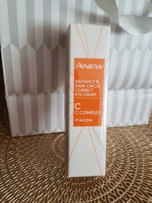 Rozświetlająca krem pod oczy Complex C Anew Avon nowy okazja