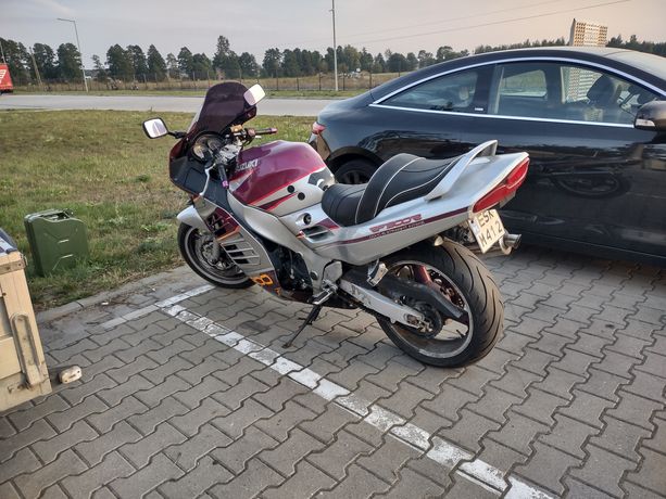 Suzuki RF 900 RS 2 + części