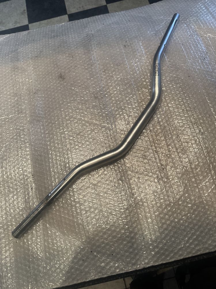 Kierownica Axis Centralize 81Cm 22mm 11305/27443 C2 KTM 690 V160
