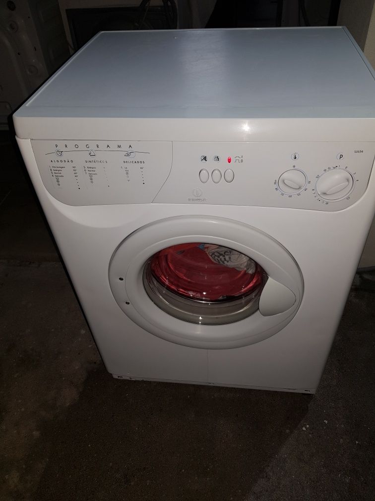 Maquina de Lavar Roupa Indesit 6 KG