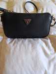 Mala Guess preta