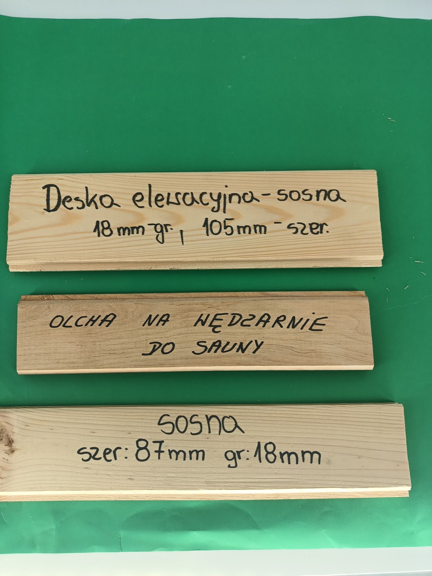 Boazeria deska elewacyjna   ruchome żaluzje  deski strugane   deska