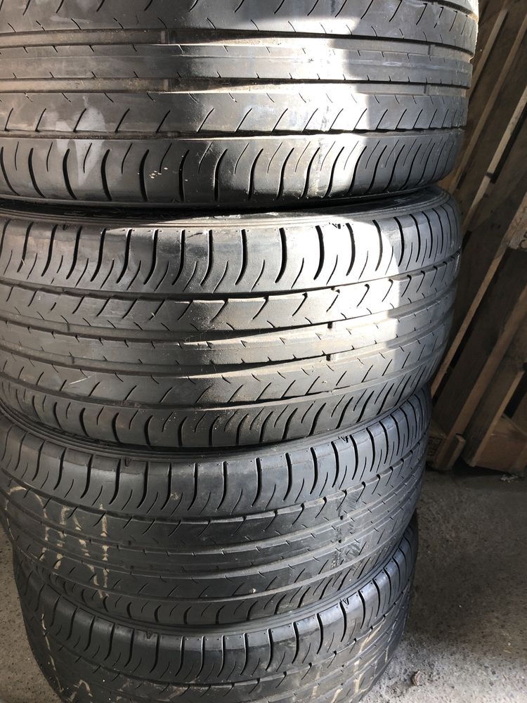 Komplet opon dunlop 235/45/18 lato