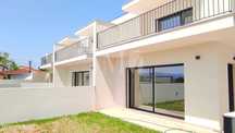 Moradia T3 Nova com Garagem e Terraço