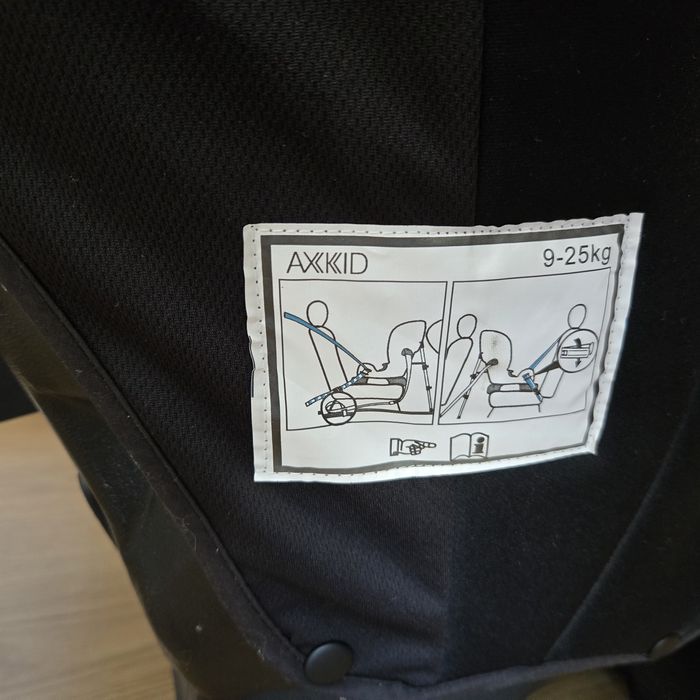 Cadeira auto RF Axkid move 9-25kg.