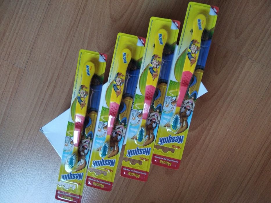 Escovas dentes crianças