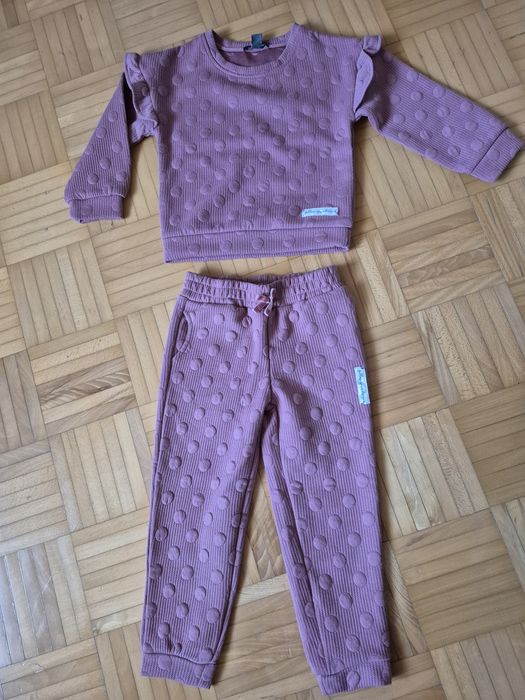 110 Primark zestaw dres bluza + spodnie pudrowy róż falbanka