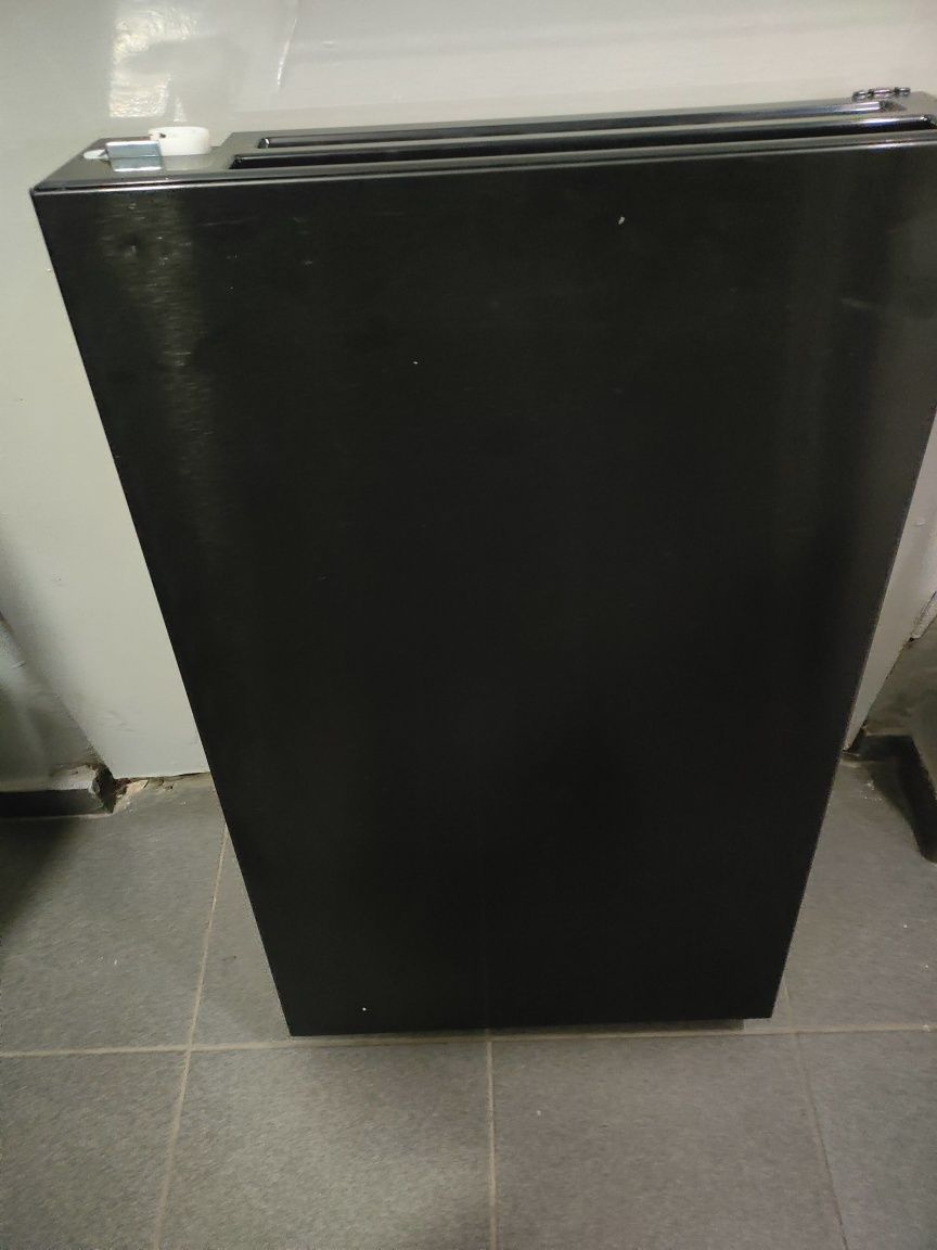 HISENSE RQ760N4AFF drzwi sprzedam
Model RQ760N4AFF, można sobi