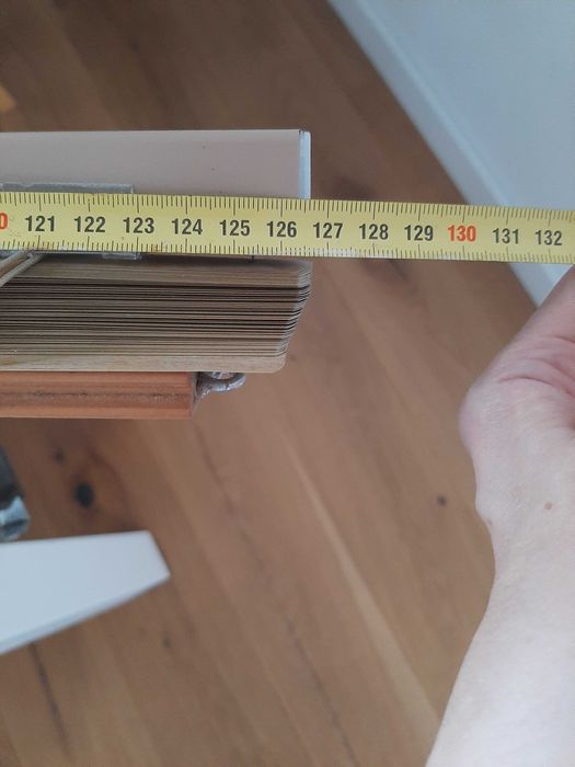 Żaluzja aluminiowa naokienna w kolorze drewna