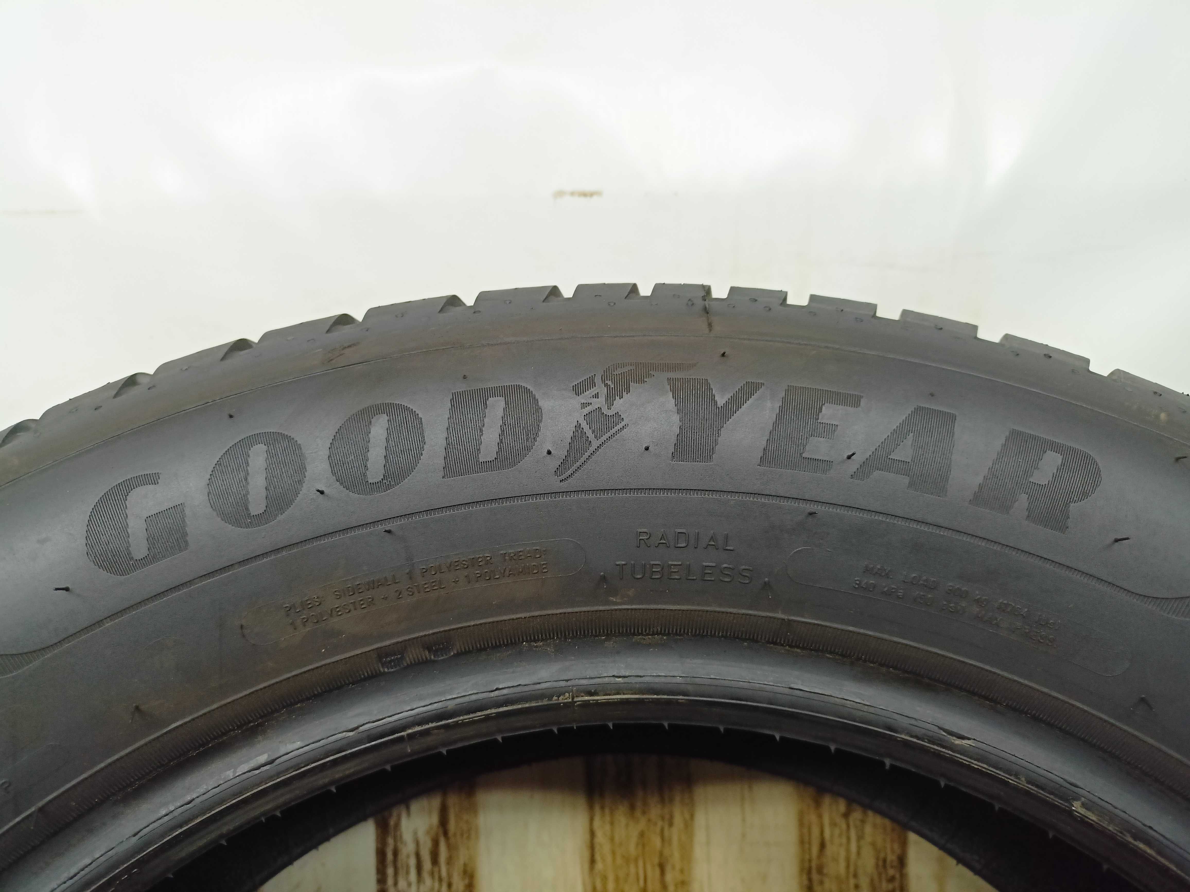 Goodoyear Vector4Season 215/60/17 2023r. 100H 8,2mm Jak Nowa (3844)