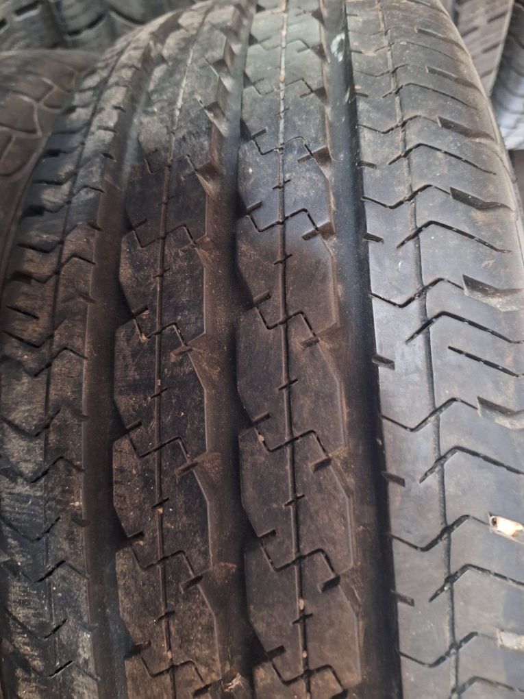Продам шини 215 70 15с Pirelli,в стані нових