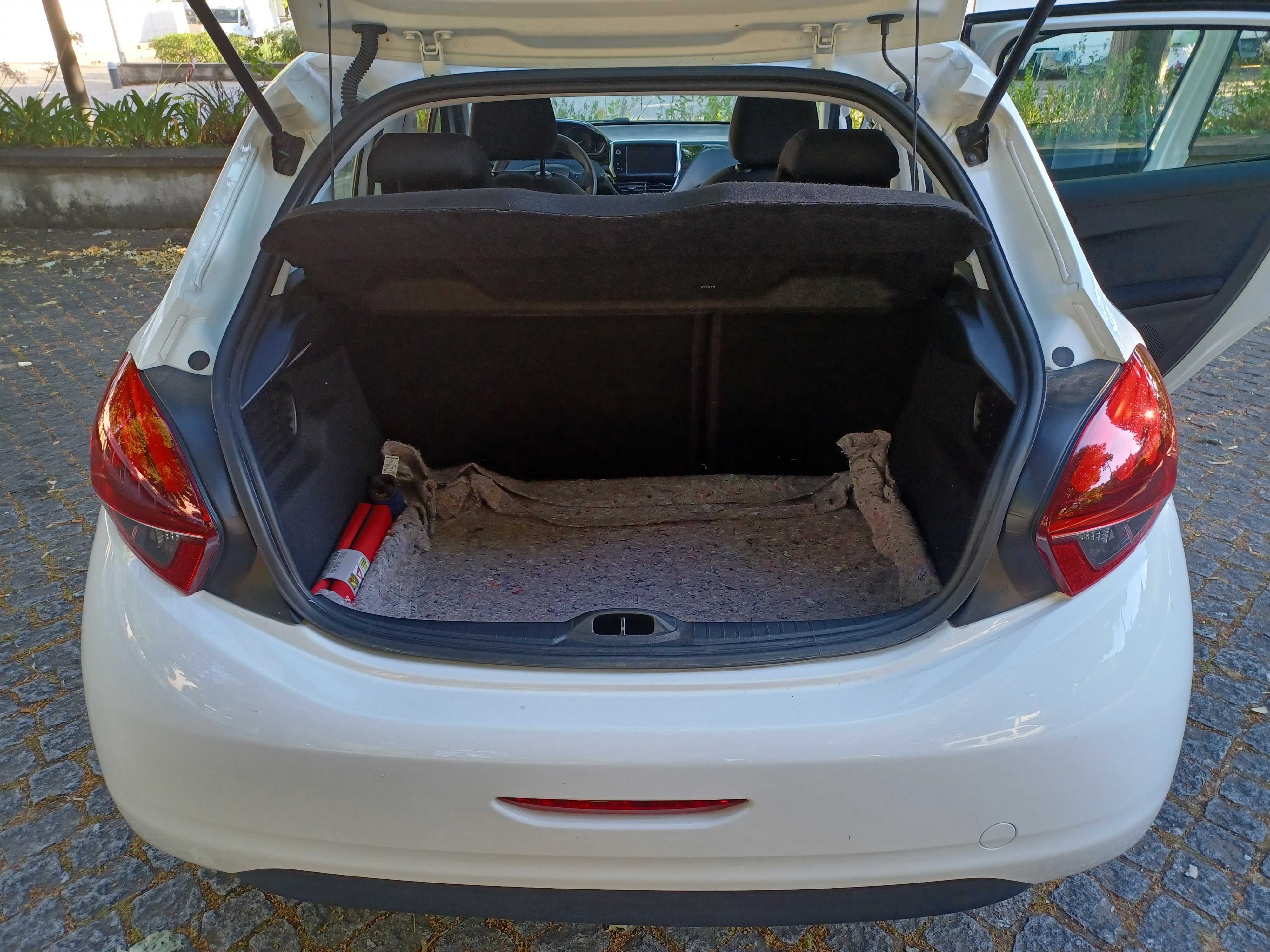 Vendo peugeot 208 active.