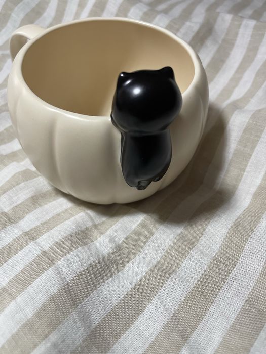 Kubek starbucks z kotem