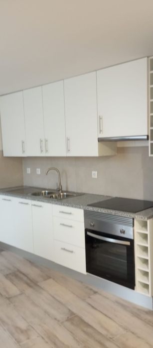 Arrenda-se moradia T3 em Fragosela-Viseu