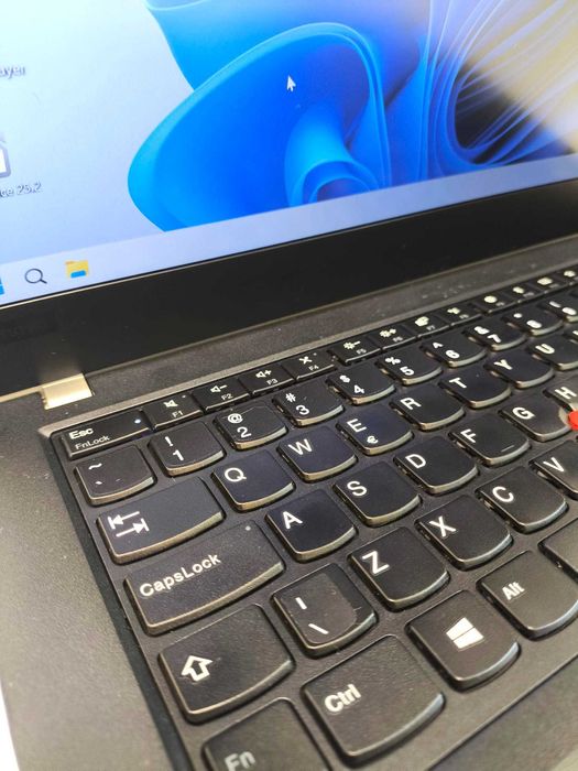 Laptop LENOVO 14" AMD Ryzen 5 PRO 16GB 256GB SSD FHD Win11 PRO FV23%