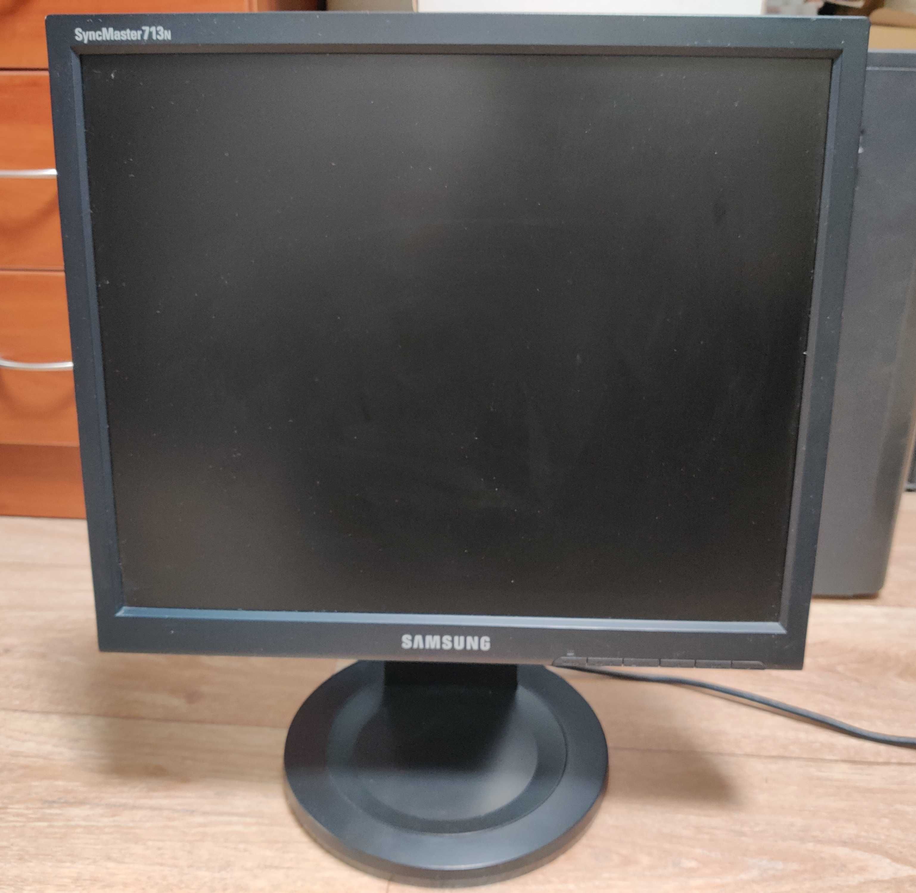 Монитор Samsung SyncMaster 713N 17"