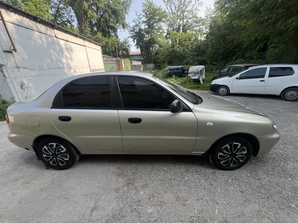 Автомобіль легковий