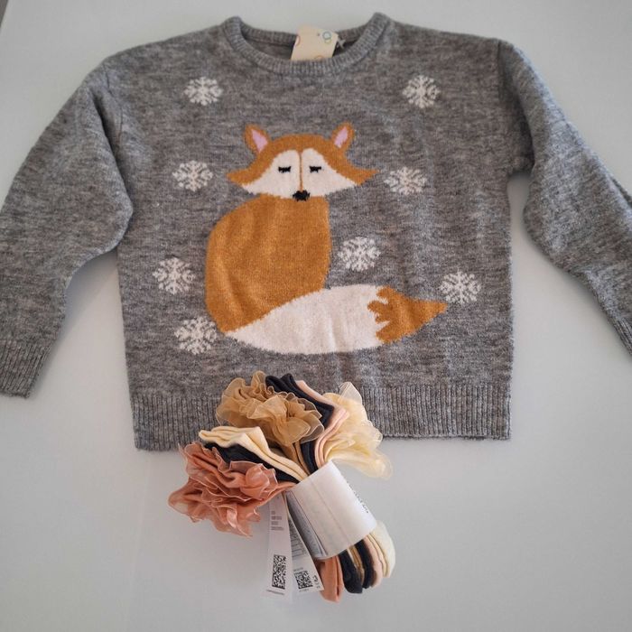 Sweterek z liskiem i skarpetki 7 sztuk