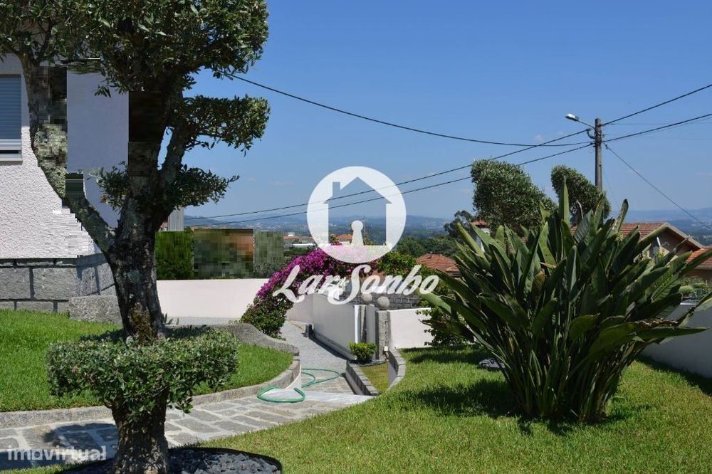 Moradia Ind. M3 C/Garagem Fechada em Brufe