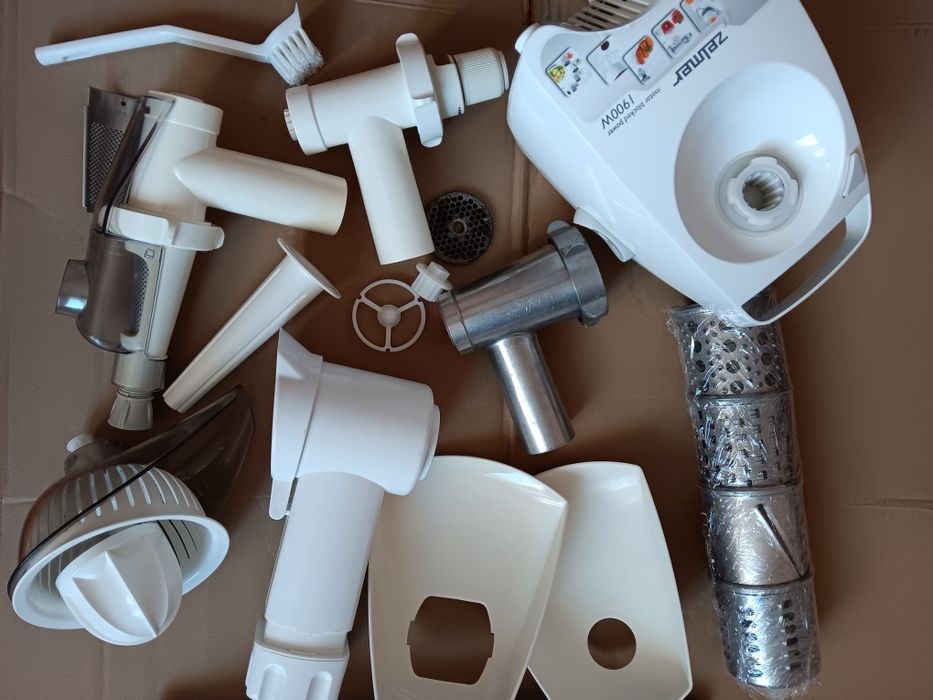 М'ясорубку Zelmer повний комплект Зелмер 1900Вт томатопрес млинок