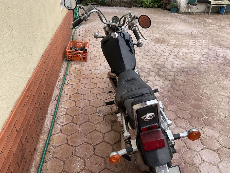 Suzuki Intruder VS 800